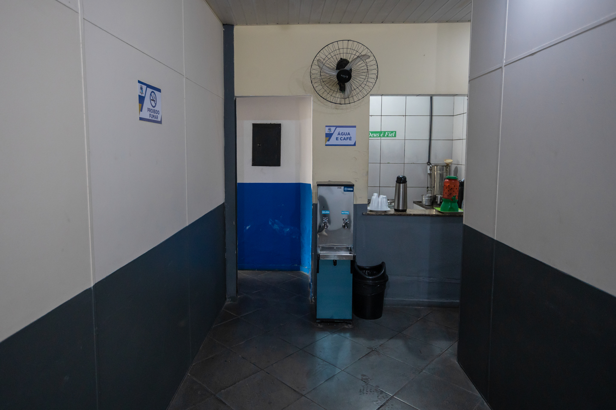 COPA E ACESSO AOS BANHEIROS DO TÉRREO DA CMBR - IMG1