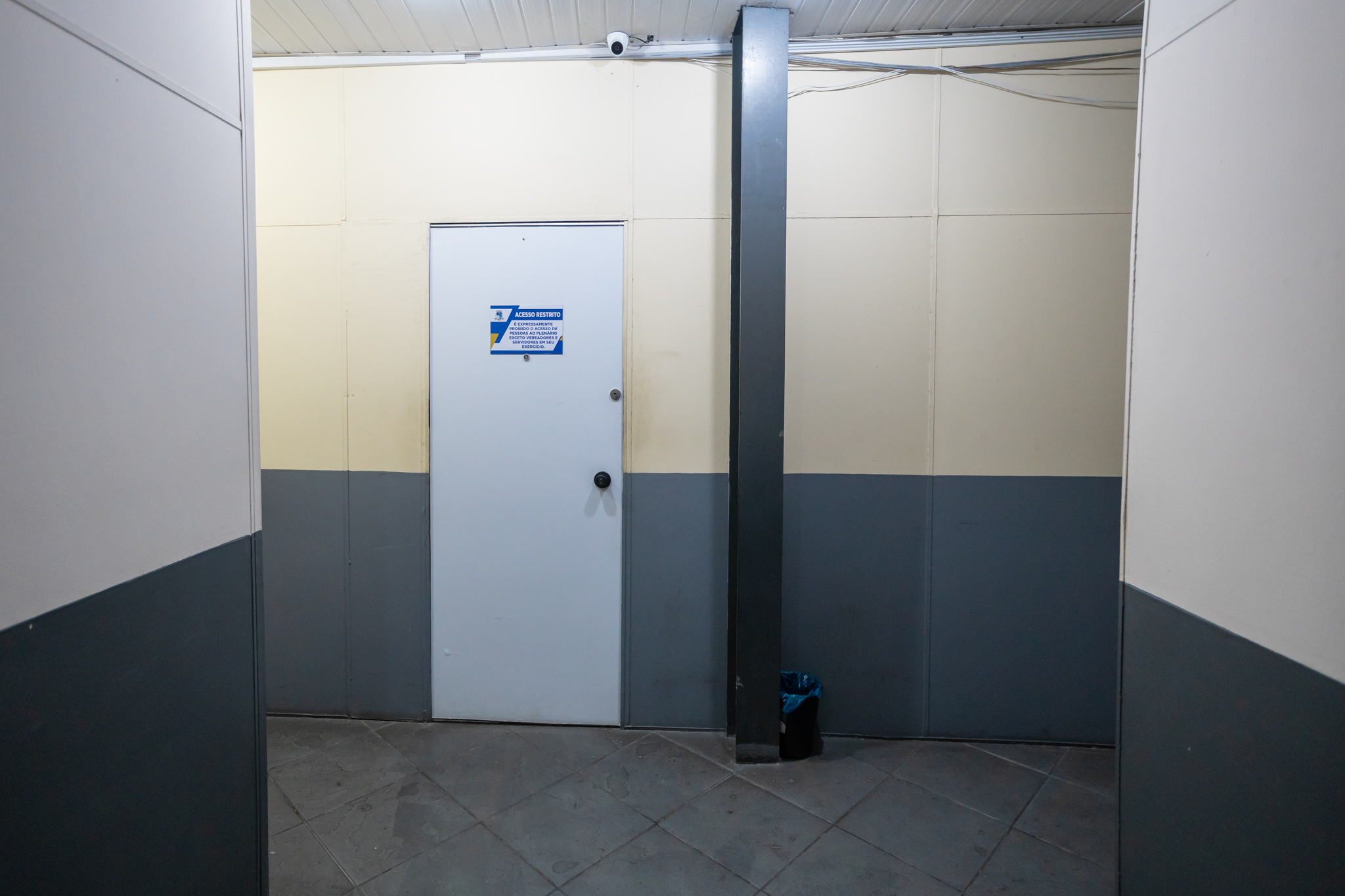 ENTRADA RESTRITA AOS VEREADORES E PESSOAS AUTORIZADAS AO PLENÁRIO