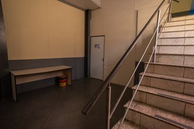 ESCADA DE ACESSO AO SEGUNDO PISO 2