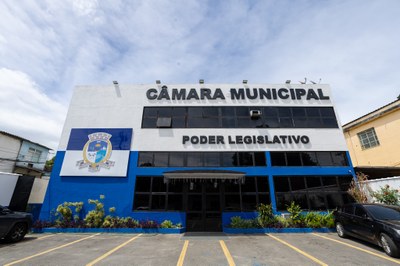 FACHADA E ESTACIONAMENTO - VISÃO CENTRAL 3